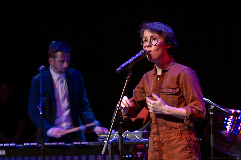 Composer and vocalist Caroline Shaw returned for a second collaboration in this season after performing with the Attacca Quartet in September.